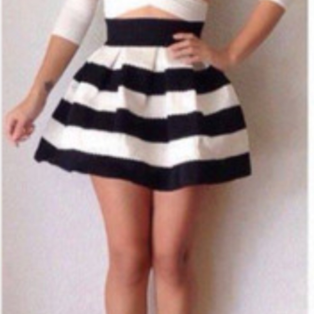 woven Flare Skirt